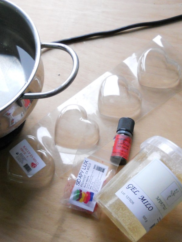 Making jelly soap for showering